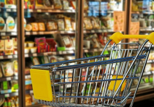 Greek consumers: 7 out of 10 have reduced their purchases in supermarkets