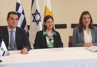 Σκρέκας: «Επιταχύνουμε και εμβαθύνουμε τη στρατηγική ενεργειακή συνεργασία με την Κύπρο και το Ισραήλ»
