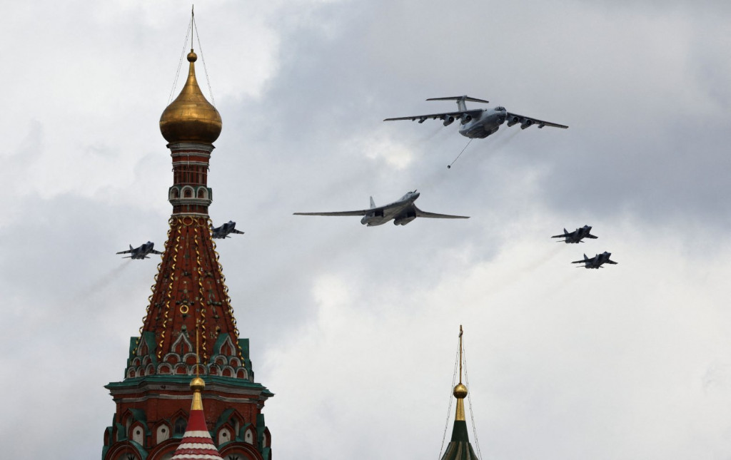 Ο Πούτιν προετοιμάζει τους Ρώσους για πόλεμο με το ΝΑΤΟ – Τι δείχνουν οι κινήσεις της Μόσχας