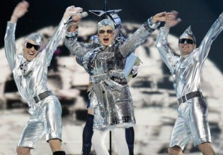 Θυμάστε τον Βέρκα Σερντιούτσκα; Δείτε πώς είναι σήμερα… η πιο καλτ συμμετοχή στην ιστορία της Eurovision