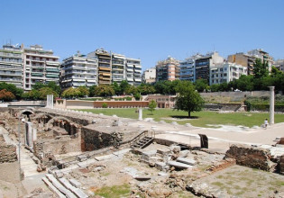 Θεσσαλονίκη: Πέθανε ο 26χρονος που έπεσε από τα κάγκελα στην Αρχαία Αγορά