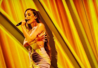 Eurovision 2022: Τι ώρα εμφανίζεται η Κύπρος και η Ανδρομάχη στο αποψινό ημιτελικό
