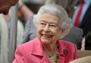Βρετανία: Προετοιμασίες για τους 4ήμερους επετειακούς εορτασμούς των 70 χρόνων της Βασίλισσας Ελισάβετ στο θρόνο