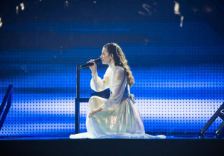 Eurovision 2022: Μάγεψε η Ελλάδα στον ημιτελικό – Δείτε την εντυπωσιακή εμφάνιση της Αμάντα Γεωργιάδη