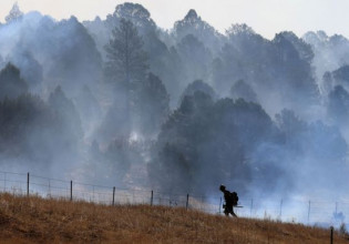 Νέο Μέξικο: Γιγάντια πυρκαγιά απειλεί  τοπικές παραδόσεις αιώνων