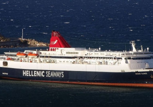 Χίος: Δεν μπορεί να δέσει στο λιμάνι το πλοίο «Νήσος Σάμος» με 332 επιβάτες