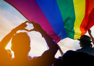 Πλεύρης: Με τροπολογία απαγορεύονται οι πρακτικές μεταστροφής φύλου