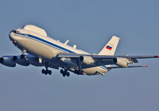 «Ιπτάμενο Κρεμλίνο»: Το ειδικό αεροπλάνο του Πούτιν που του επιτρέπει να κυβερνά σε περίπτωση πυρηνικού πολέμου