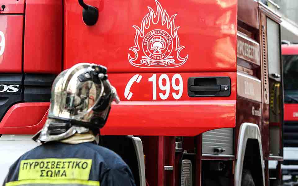 Συναγερμός στην πυροσβεστική: Φωτιά σε διαμέρισμα στα Πετράλωνα