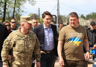 Ουκρανία: Το πολύπαθο Ιρπίν δίπλα στο Κίεβο επισκέφθηκε ο Τζάστιν Τριντό