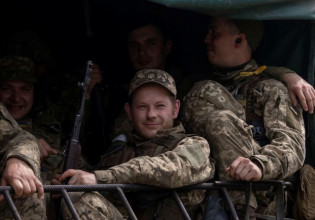 Ουκρανία: Παρατείνεται ο στρατιωτικός νόμος στη χώρα για άλλους 3 μήνες