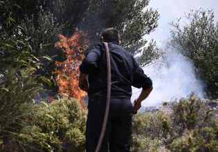 Φωτιά στη Βούλα: Κινδύνευσε το Κοιμητήριο – Στο σημείο ο δήμαρχος Ελληνικού-Αργυρούπολης