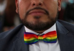Αμβλώσεις: Ανησυχίες για απαγόρευση των γκέι γάμων – «Δε θα σταματήσουν εκεί»