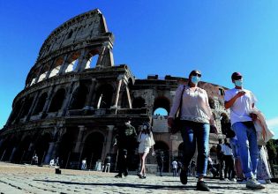 Ιταλία: Ανησυχία για το νέο κύμα πανδημίας – 50 νεκροί σε μία μέρα