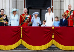 Βρετανία: Η βασίλισσα Ελισάβετ γιορτάζει τα 70 χρόνια της στο θρόνο [Εικόνες και Βίντεο]