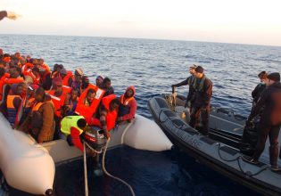 Λιβύη: Μία έγκυος έχασε τη ζωή της, 22 άνθρωποι αγνοούνται μετά τη βύθιση σκάφους με πρόσφυγες