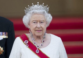 Βασίλισσα Ελισάβετ: Και όμως το τσάι δεν είναι το αγαπημένο της ρόφημα – Ποιο κοκτέιλ λατρεύει;