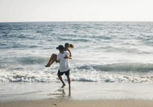 Καλοκαίρι: Τρία ελληνικά νησιά ιδανικά για ζευγάρια