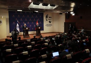 Προς εξομάλυνση σχέσεων και ανταλλαγή πρεσβευτών βαδίζουν Τουρκία – Ισραήλ
