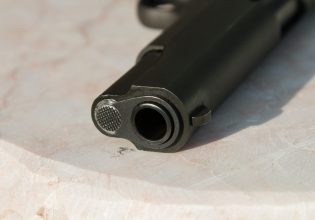 ΗΠΑ: Η Βουλή ενέκρινε το νομοσχέδιο για τον περιορισμό της βίας με τη χρήση πυροβόλων όπλων