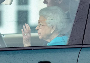 Βρετανία: Περιπέτεια στον αέρα για τη βασίλισσα Ελισάβετ – Τι συνέβη