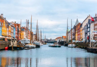 H Κοπεγχάγη, τα υπερυψωμένα παγκάκια και το καμπανάκι για την άνοδο της στάθμης των θαλασσών