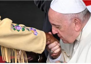 Καναδάς: Ο Πάπας Φραγκίσκος ζήτησε συγχώρεση από αυτόχθονες για την κακοποίηση παιδιών σε καθολικά σχολεία