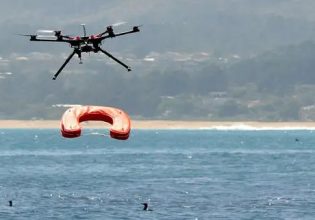 Drone σε ρόλο ναυαγοσώστη έσωσε παιδί που πνιγόταν στη Βαλένθια
