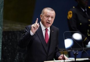 Τουρκία: «Ο Μητσοτάκης δεν ξέρει ότι τα νησιά δόθηκαν με όρο αποστρατιωτικοποίησης – Θα το μάθει…» λέει ο Ερντογάν