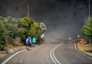 Φωτιές: Κάτοικοι ρίχνονται στη μάχη με τις φλόγες για να σώσουν τις περιουσίες τους