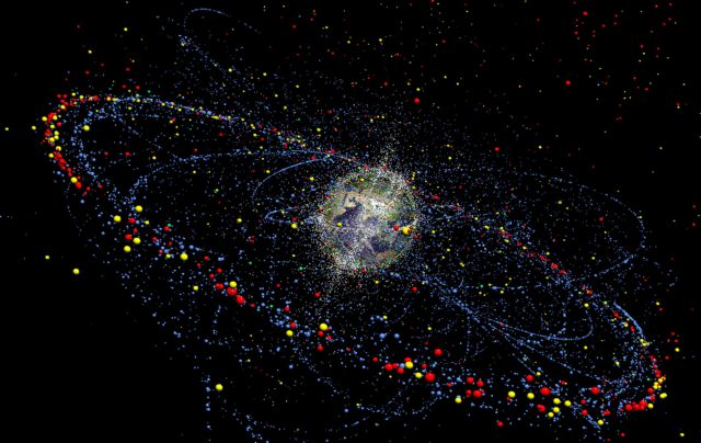 Διαστημικά σκουπίδια: Χιλιάδες εξαρτήματα σε τροχιά μας απειλούν καθημερινά - Ποιο είναι το μεγαλύτερο που έχει πέσει