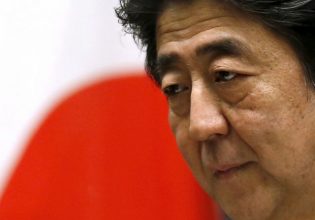 Ιαπωνία: Πολιτική βία και αίμα στην πασιφιστική χώρα της μηδενικής ανοχής