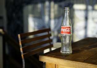 Coca Cola: Η μεγαλύτερη γκάφα στην ιστορία του μάρκετινγκ παγκοσμίως – Κινδύνεψε να χάσει τα πάντα