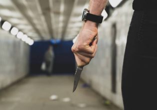 Γαλλία: 18χρονος μαχαίρωσε 71χρονο στο πρόσωπο επειδή νόμιζε ότι ήταν ομοφυλόφιλος