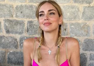 Κιάρα Φεράνι: Οι γυμνές πόζες στα ελληνικά νησιά που έριξαν το Instagram