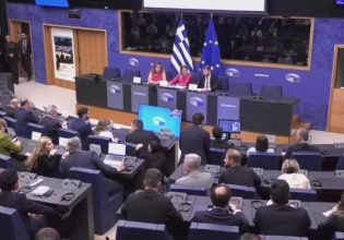 Live η ομιλία Ανδρουλάκη από το Στρασβούργο