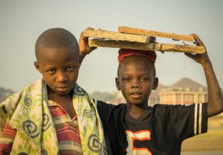 Αφρική: Θεαματική αύξηση του προσδόκιμου ζωής κατά μια δεκαετία