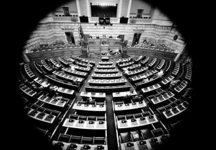 Υποκλοπές: «Ραντεβού» στις 22 Αυγούστου – Ο Ανδρουλάκης, η «πόρτα της εξόδου» και οι εκλογές