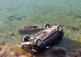 Βραυρώνα: Άφησαν το αυτοκίνητο να πάνε για μπάνιο και το βρήκαν στη θάλασσα