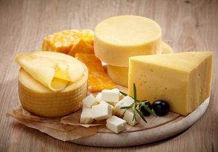 Το τυρί που βοηθά στην καταπολέμηση της οστεοπόρωσης χωρίς λιπαρά