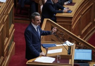 Mitsotakis dares opposition to table no-confidence motion, says he was surveilled under Tsipras