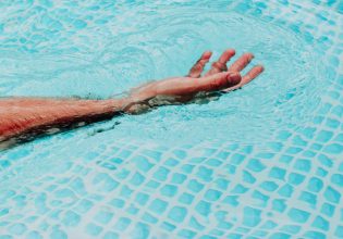 Νάξος: Πώς πνίγηκε η 36χρονη στην πισίνα – Οι πρώτες πληροφορίες για τα αίτια της τραγωδίας