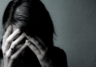 Θεοδωρικάκος: «Έχουν εκπαιδευτεί 1.200 αστυνομικοί για περιστατικά ενδοοικογενειακής βίας»