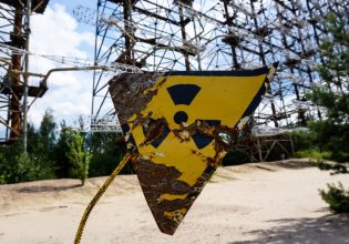 Guardian: Ο κόσμος βρίσκεται μπροστά σε πυρηνικό γκρεμό – Να αποφύγουμε την καταστροφή