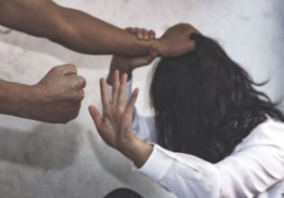 Χανιά: Χτυπούσε την έγκυο γυναίκα του ενώ εκείνη τηλεφωνούσε στην Αστυνομία