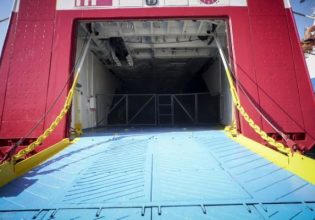 Mηχανική βλάβη σε πλοίο με προορισμό την Πάρο – Το πλοίο με 446 επιβάτες επιστρέφει στο λιμάνι της Ραφήνας