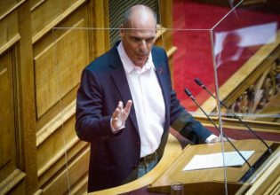 Γιάνης Βαρουφάκης: «Ζητώ συγγνώμη που σας χαρακτήρισα πολιτικά πολιτισμένο, δεν είστε κ. Μητσοτάκη»