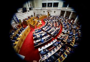 Υποκλοπές: Η μάχη στη Βουλή για την σύσταση της εξεταστικής επιτροπής – Τι θα ψηφίσουν τα κόμματα