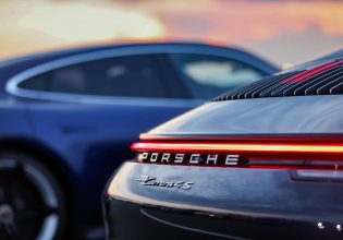 Porsche: Γράφει ιστορία το IPO της γερμανικής εταιρείας – Στην ανώτατη τιμή θα ξεκινήσει η διαπραγμάτευση της μετοχής