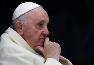 Πάπας: Οι γιατροί δεν του επιτρέπουν να πάει στην Ουκρανία και τη Ρωσία